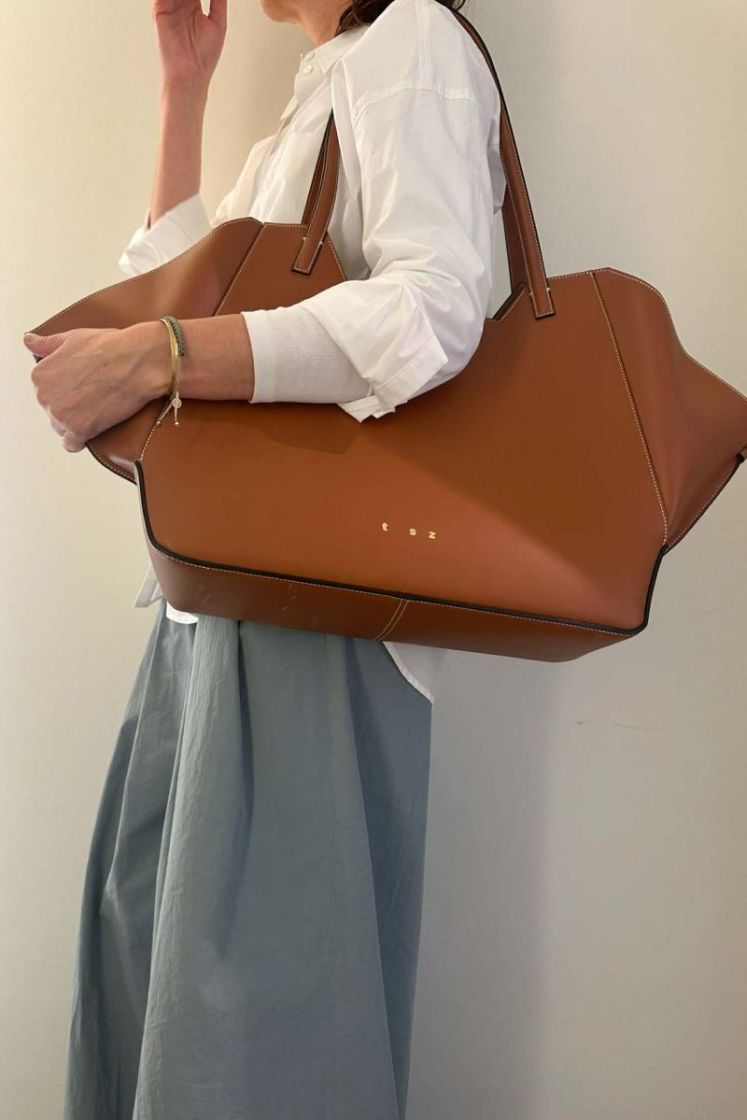 V-Tote Bag Cognac