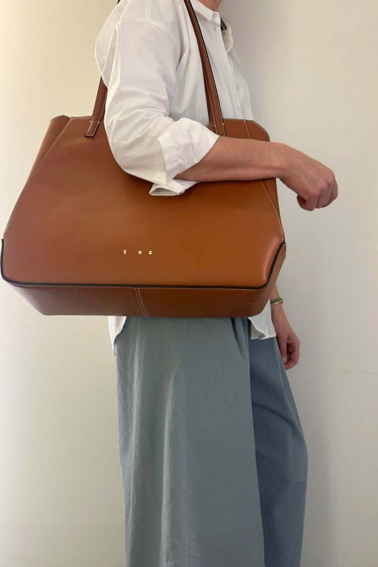 V-Tote Bag Cognac